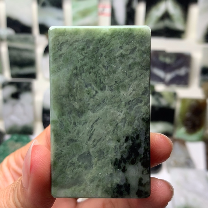 独山玉未镶嵌颈饰