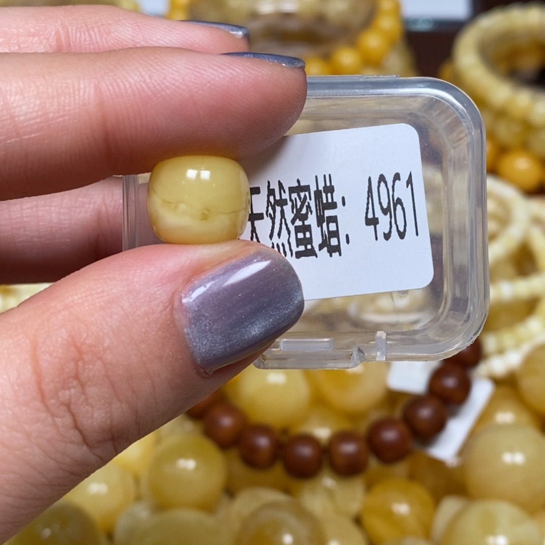 蜜蜡未镶嵌珠宝奇石4961