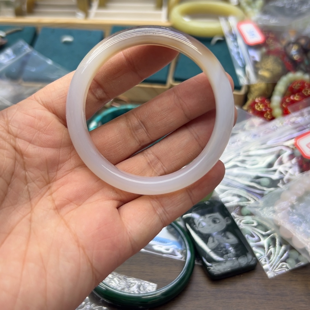 玛瑙/玉髓未镶嵌手镯53.4圈围848