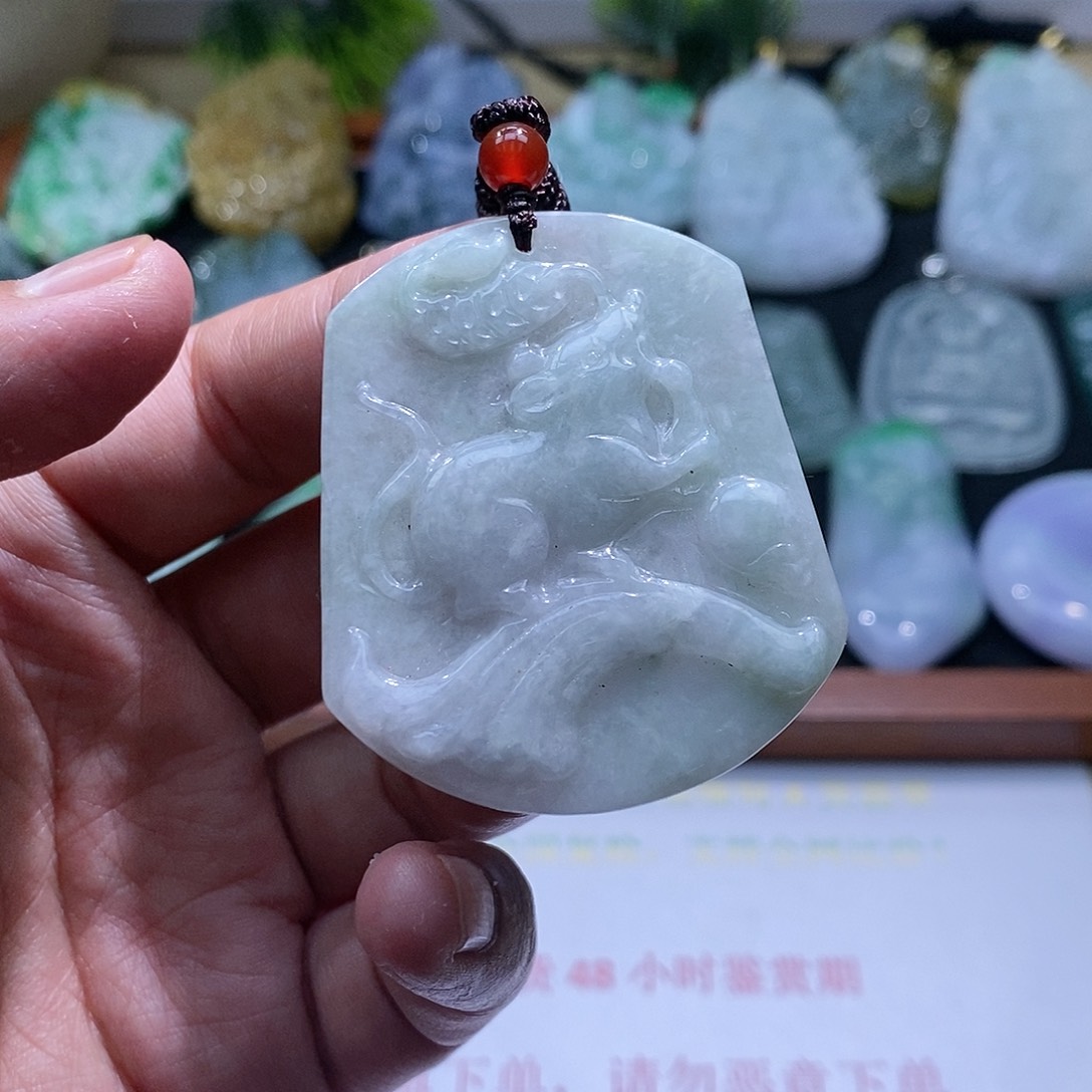 【闪购商品】翡翠颈饰未镶嵌鼠牌