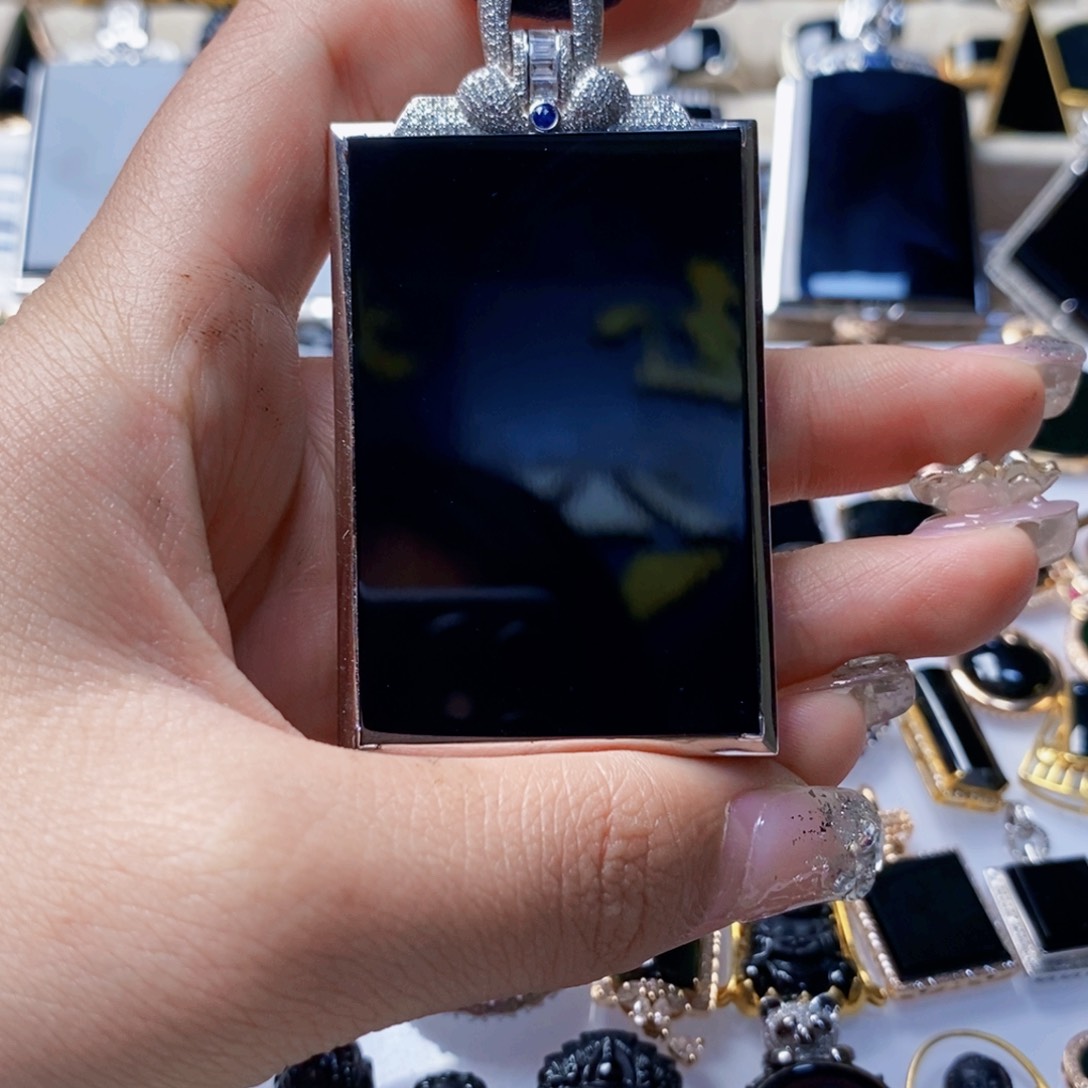 定制翡翠18K金镶嵌刘*瘦墨翠