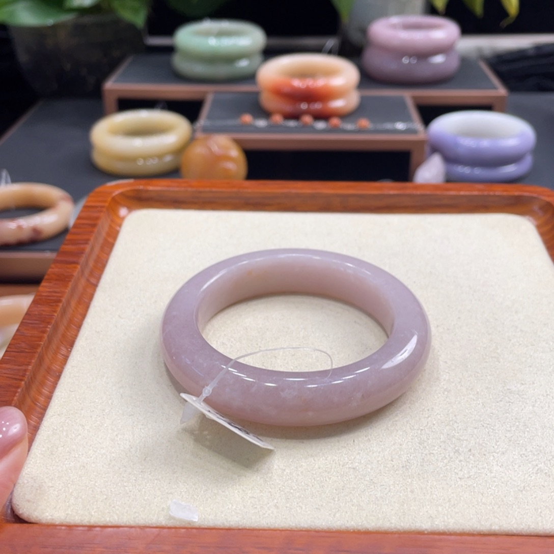 石英岩玉手镯未镶嵌T**T