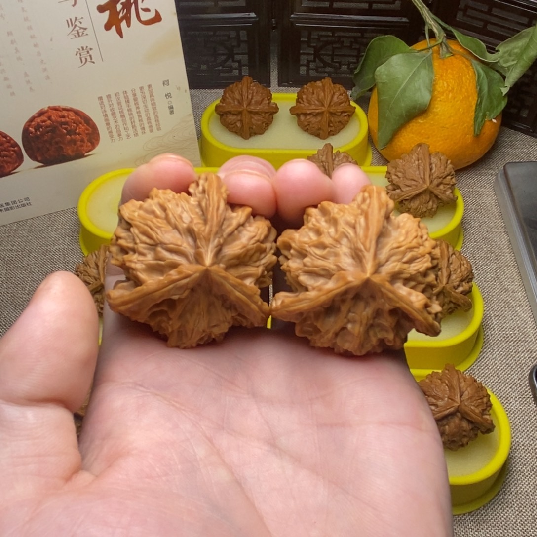 文玩核桃吊坠盘山三棱41