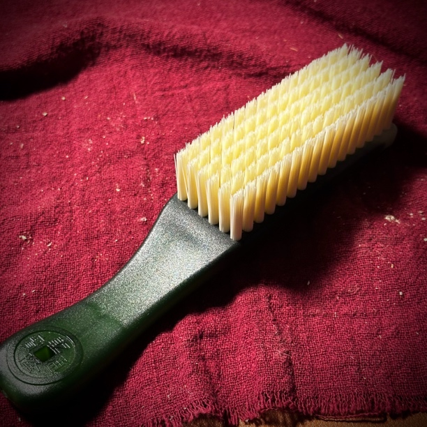 给桃核做个清洁（硬纳米刷*5双纳米手套*抛光版2个*串拖两个）