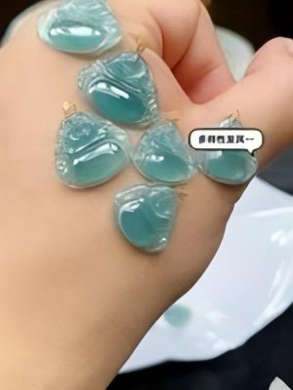 552134T03-3A7-翡翠佛公吊坠-18K-卡16*14*3-多样性/发一件 