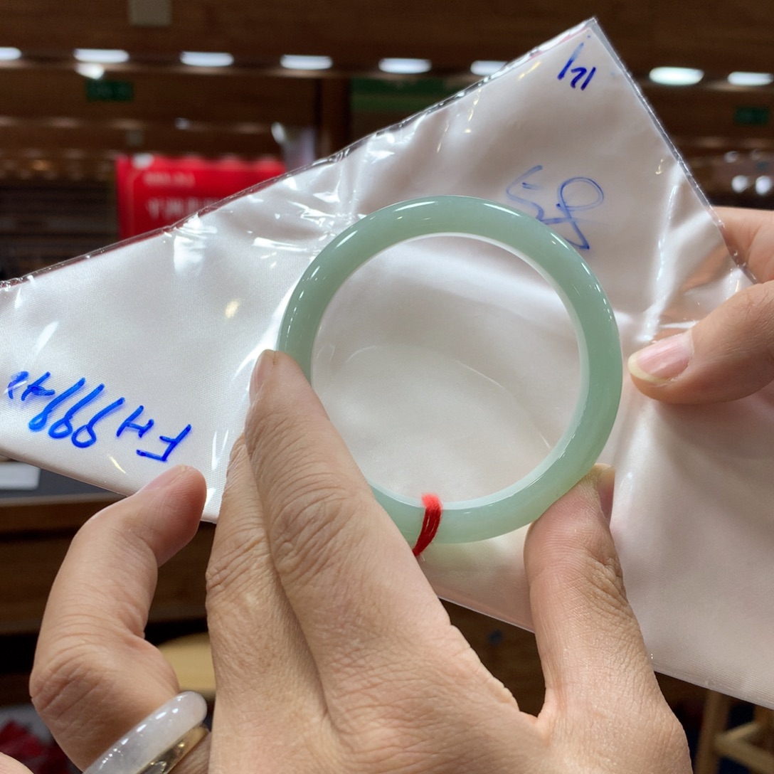 翡翠未镶嵌手镯福利