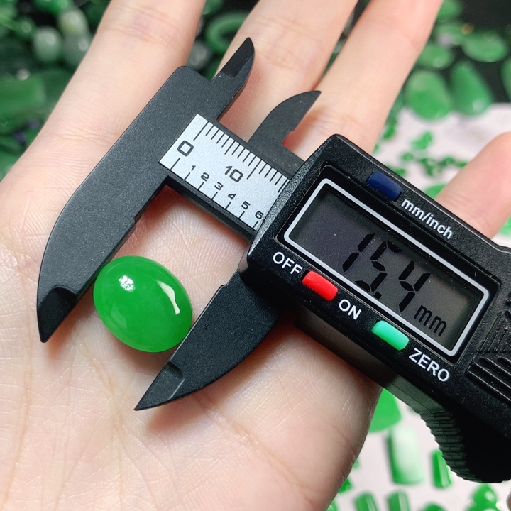 黄***甲翡翠未镶嵌颈饰15.4*12.3*5.8