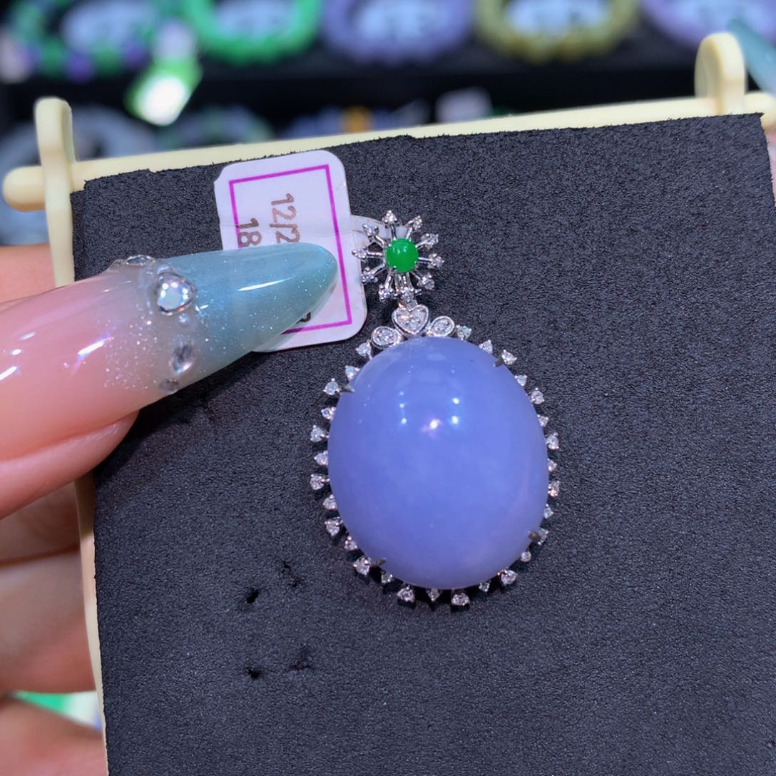 翡翠18K金镶嵌颈饰翡翠