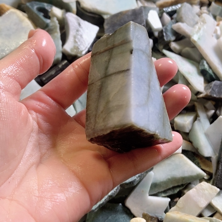 翡翠颈饰未镶嵌天然翡翠