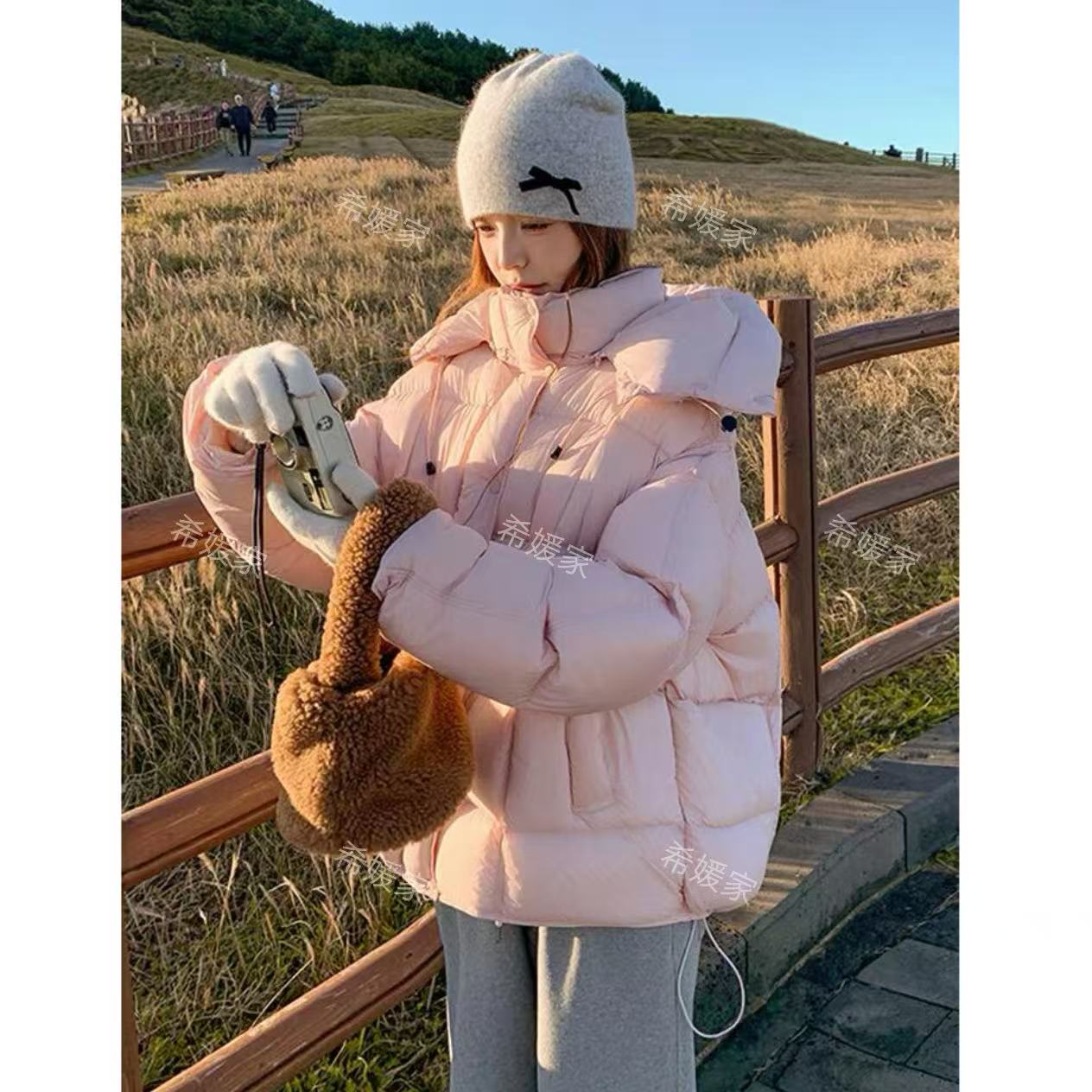 绒子含量90% 露丝同款2025新款时尚百搭泡芙连帽羽绒服066
