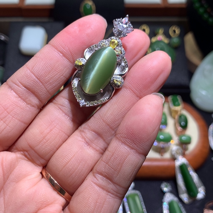 和田玉吊坠银S925镶嵌