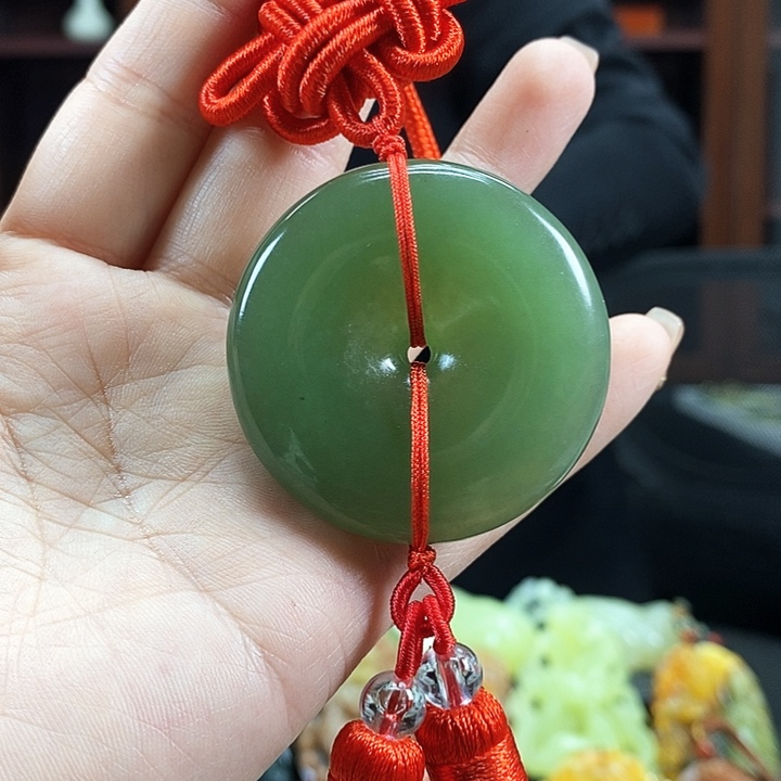 蛇纹石玉吊坠未镶嵌