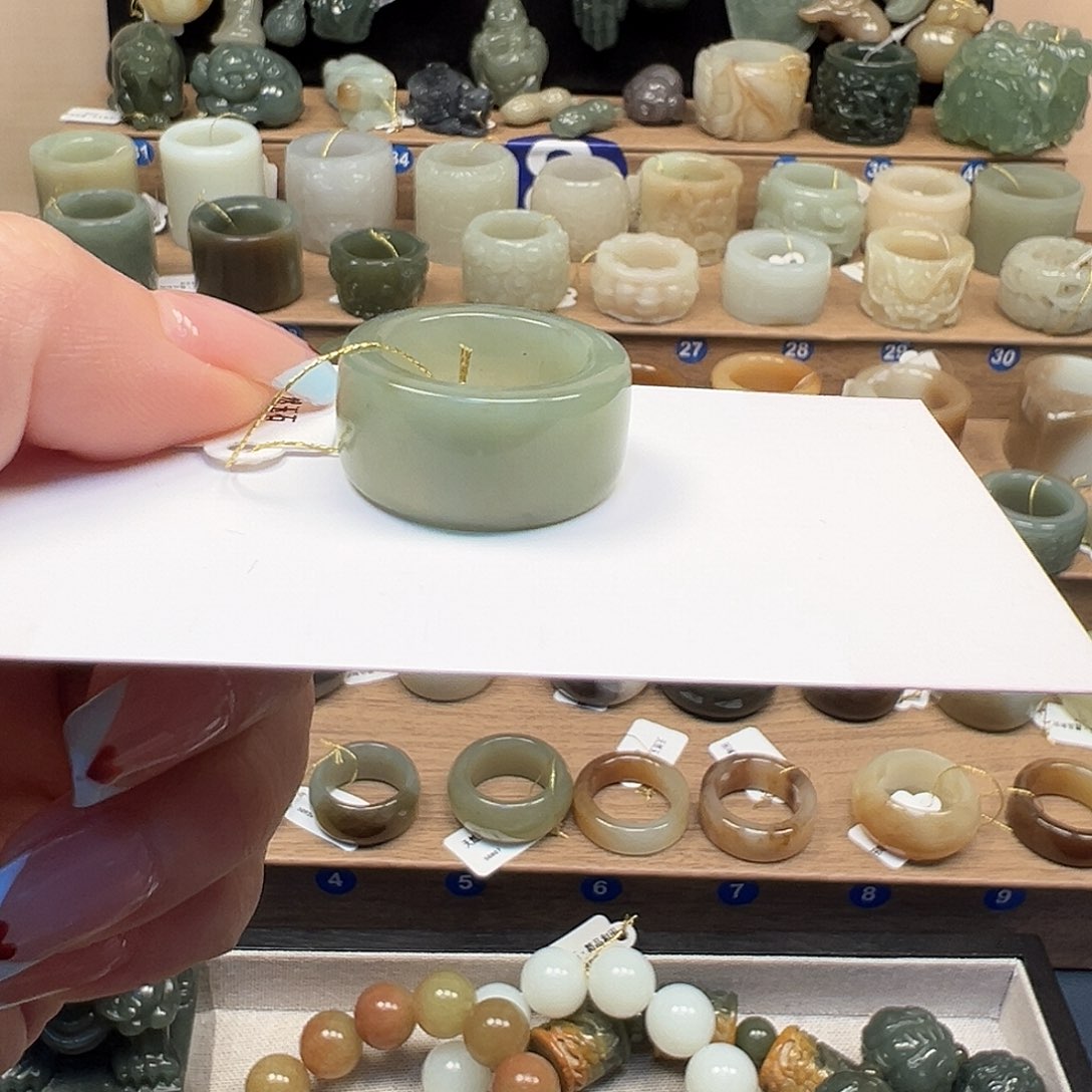 Z***，蛇纹石玉未镶嵌戒指