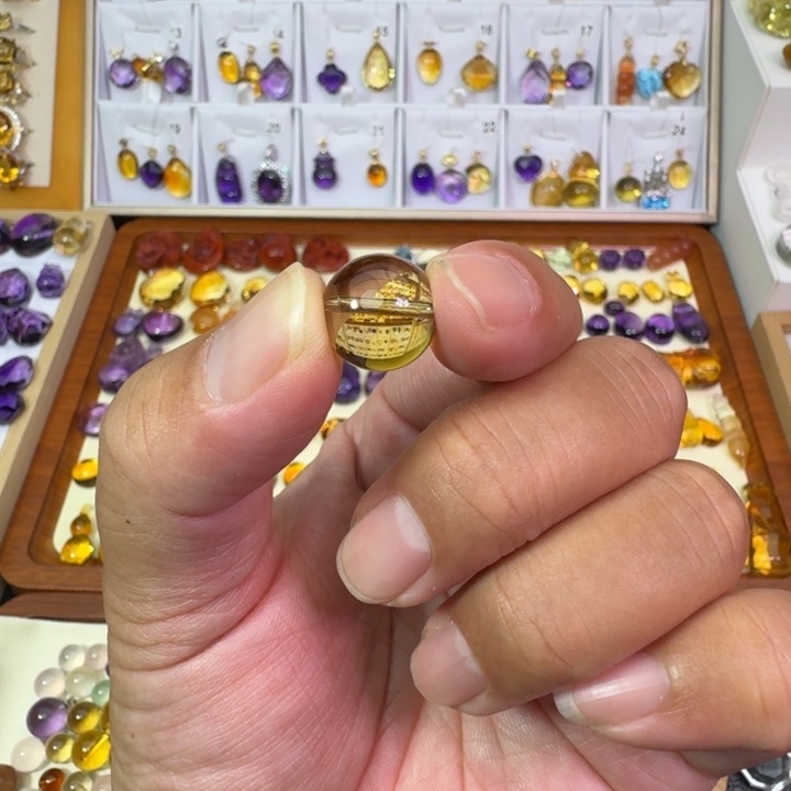 仙***仙未镶嵌颈饰黄晶吊坠