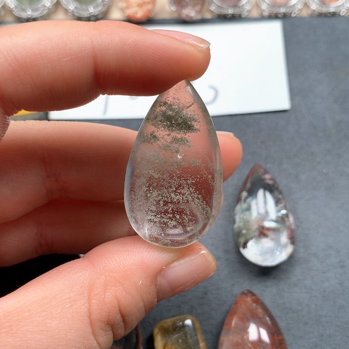 水晶颈饰未镶嵌抹***?水晶