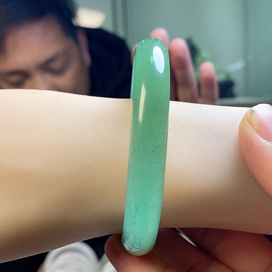 东陵石手镯合金您可以购买这款手镯