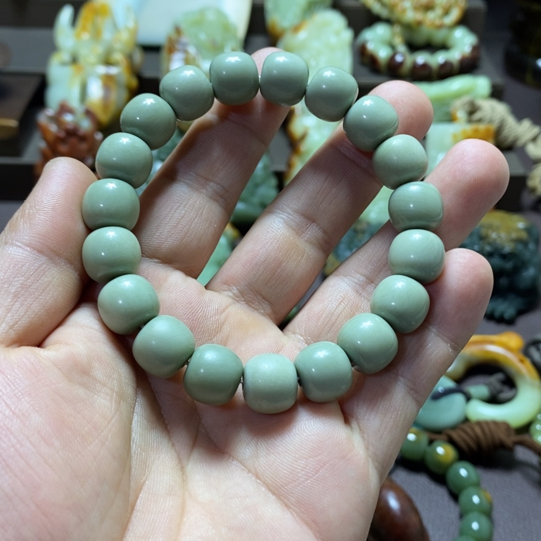 萌***雯岫岩老玉（透闪石质玉）未镶嵌手链