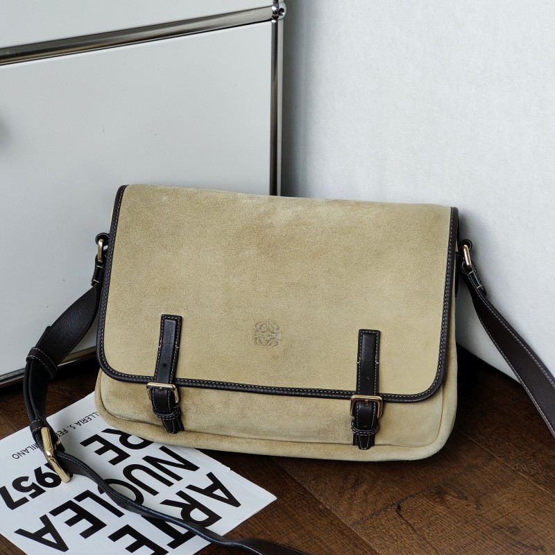 95新 LOEWE/罗意威 【24期】卡其色麂皮拼皮斜挎邮差包 51694 