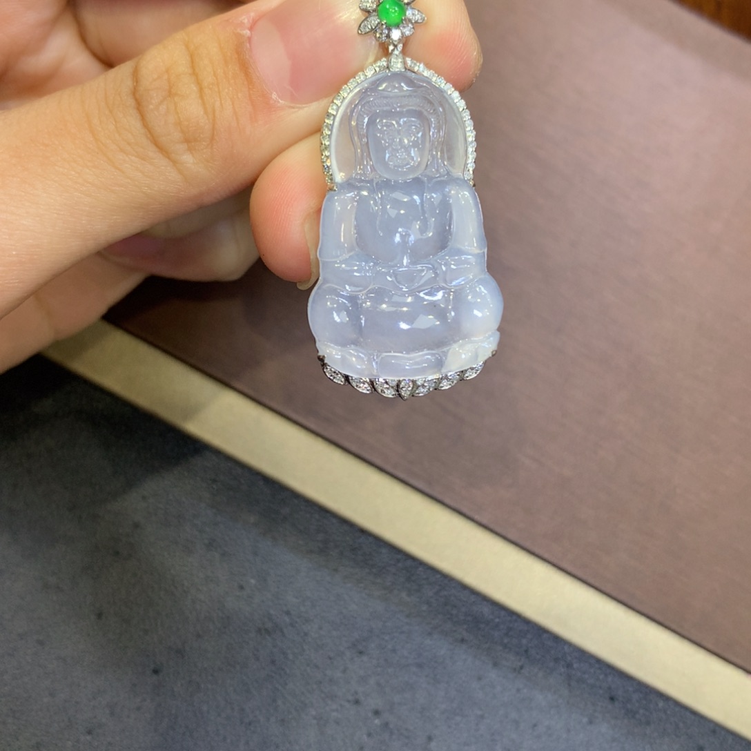 翡翠18K金镶嵌颈饰翡翠