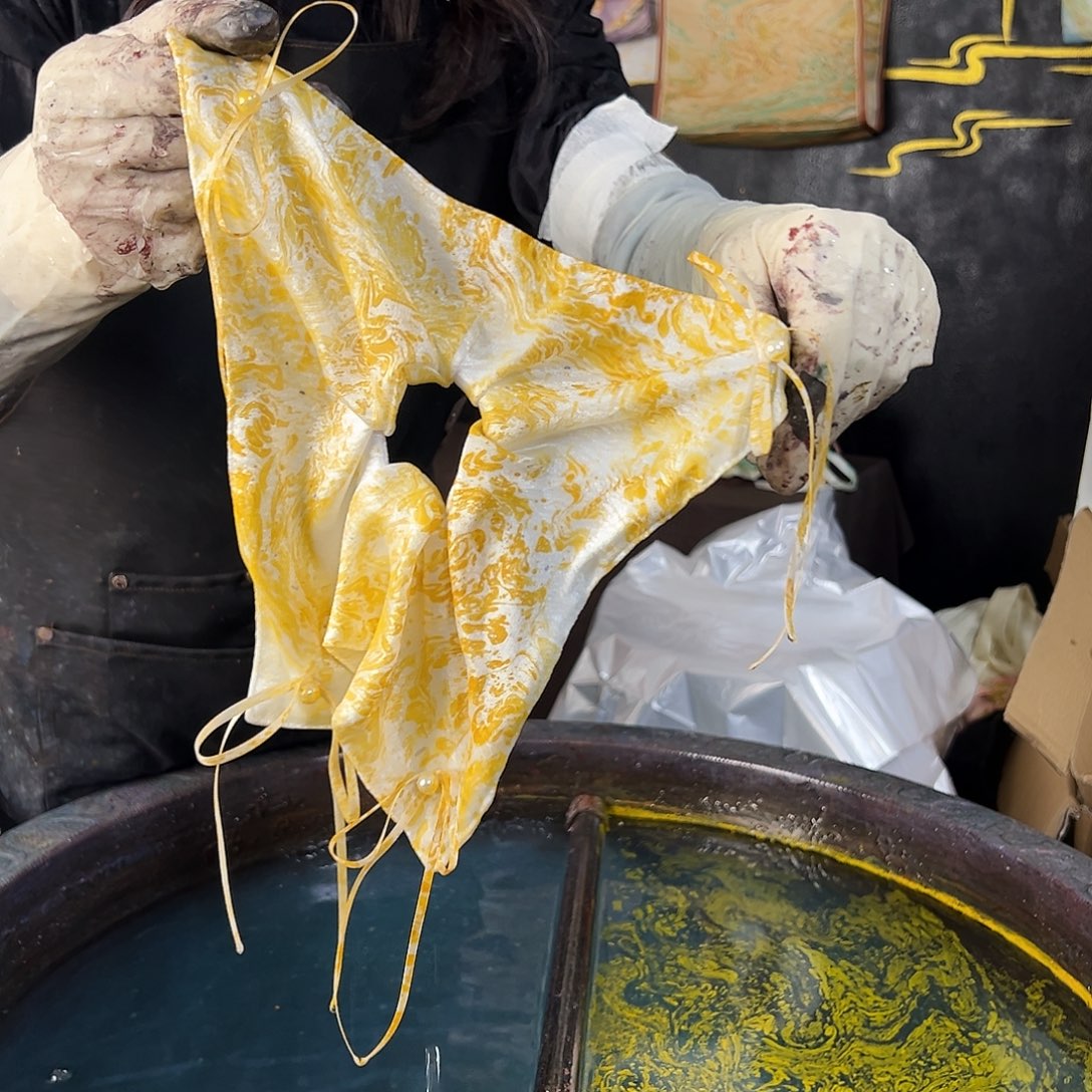 608丝带方巾碎金金