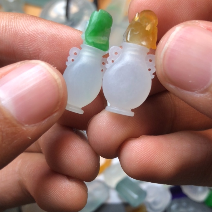 定制翡翠未镶嵌挂件