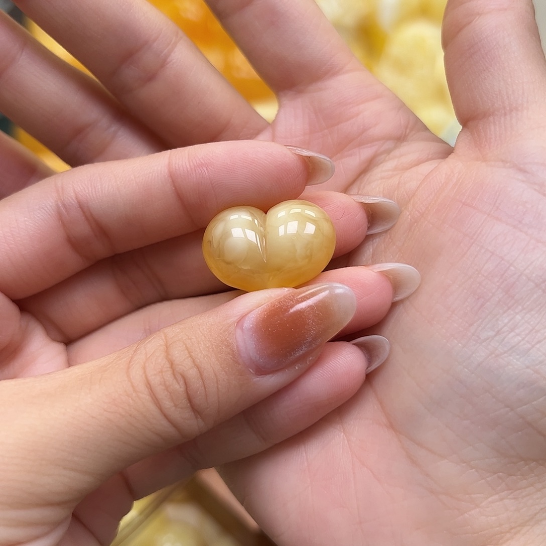 琥珀未镶嵌颈饰蜜蜡