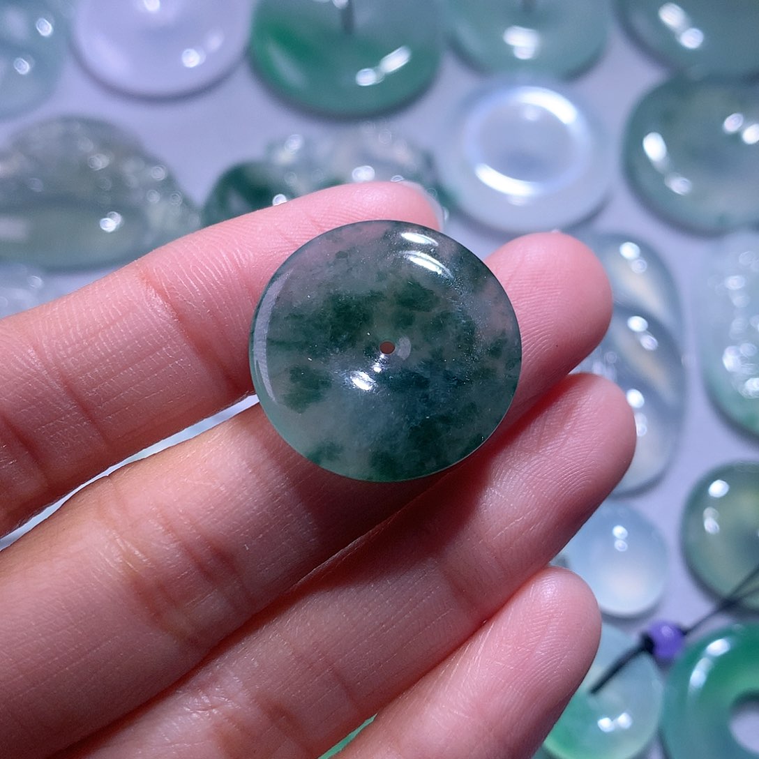 【闪购商品】翡翠颈饰未镶嵌扣