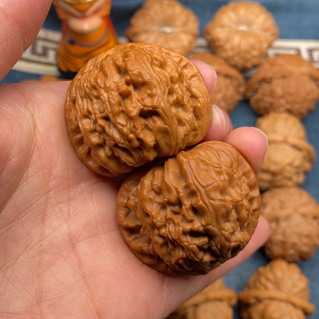 文玩核桃把件40全品球白