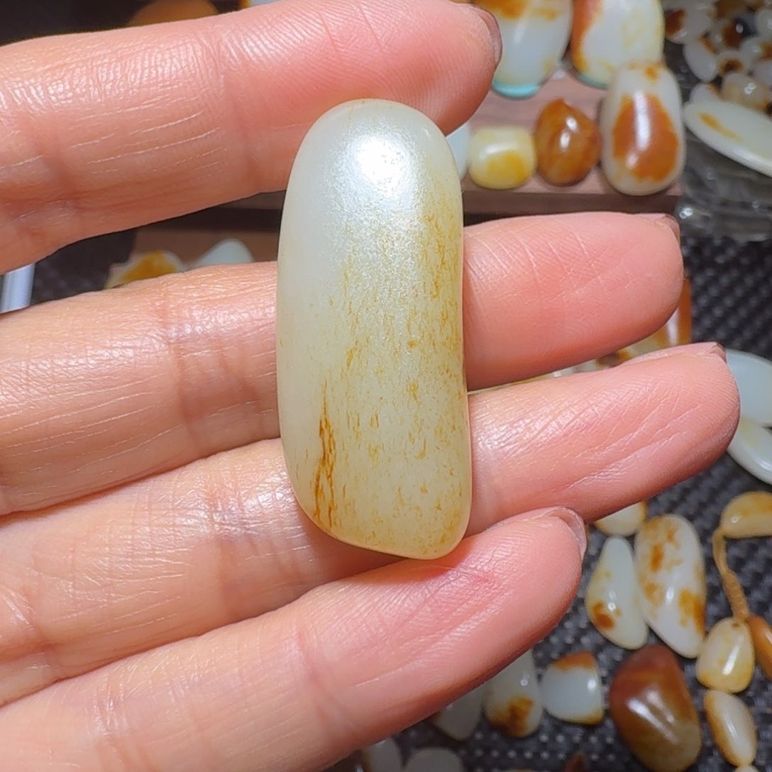 和田玉（糖玉）颈饰未镶嵌