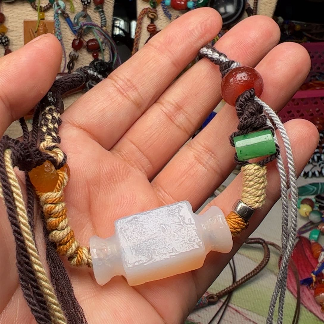 玛瑙/玉髓颈饰未镶嵌