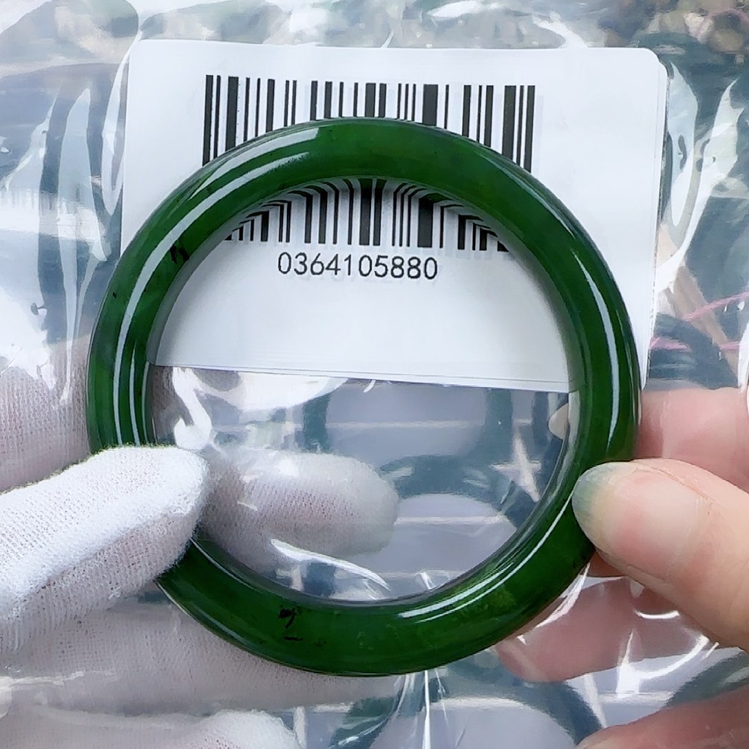 和田玉（碧玉）手镯未镶嵌6061