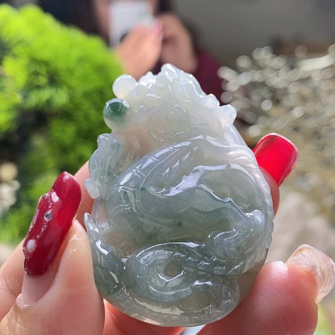 【闪购商品】翡翠颈饰未镶嵌龙牌