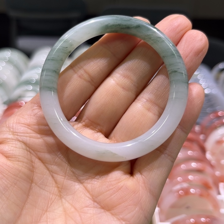 石英质玉未镶嵌手镯