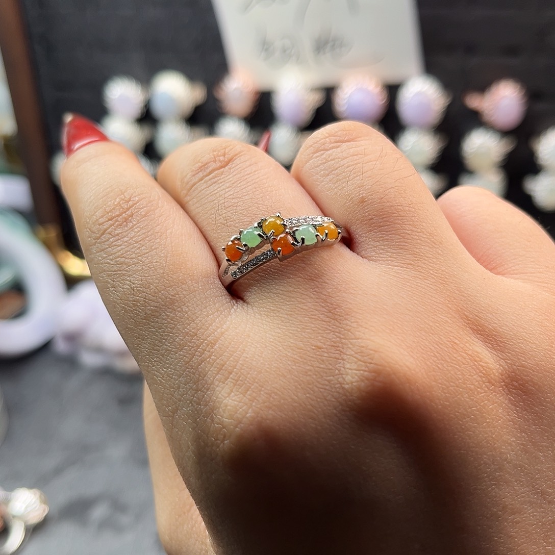 翡翠未镶嵌戒指戒指