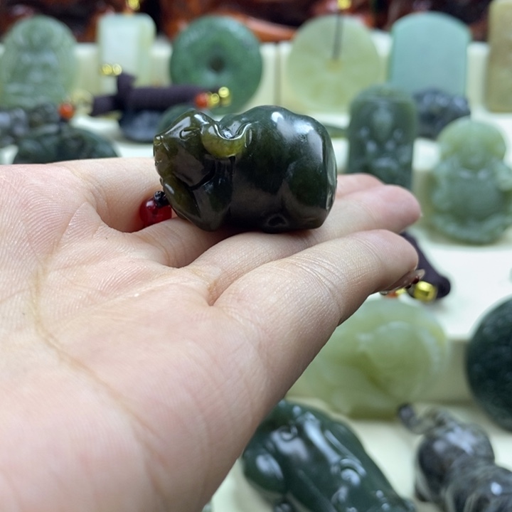 和田玉未镶嵌颈饰