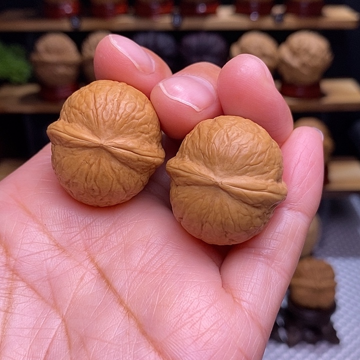 文玩核桃吊坠晶玉1