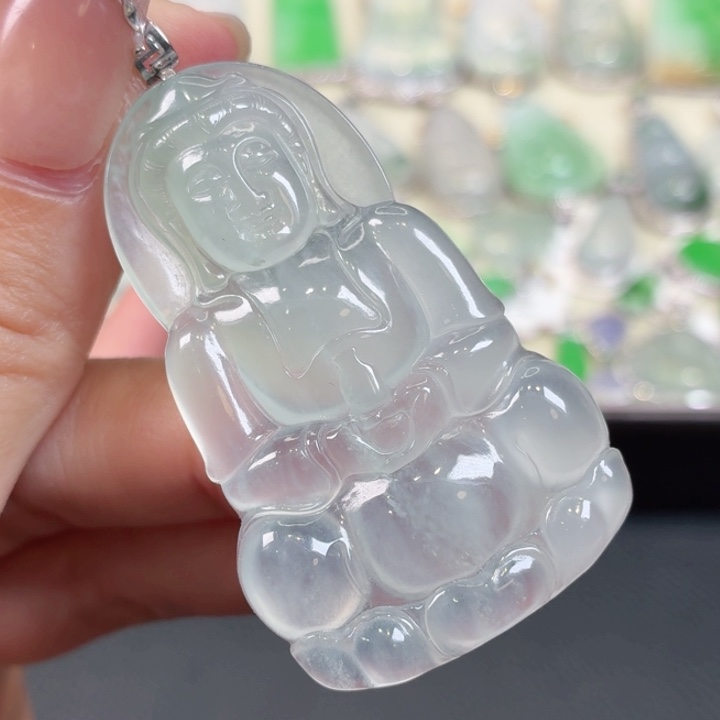 颈饰18K金镶嵌翡翠