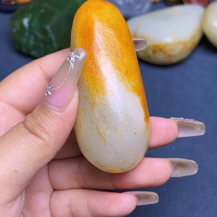 和田玉未镶嵌珠宝奇石