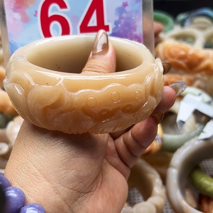 未镶嵌手镯石英岩玉