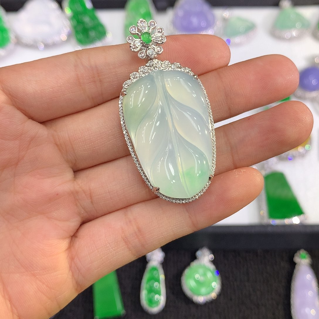 【闪购商品】翡翠吊坠(不含链)18K金镶嵌叶子