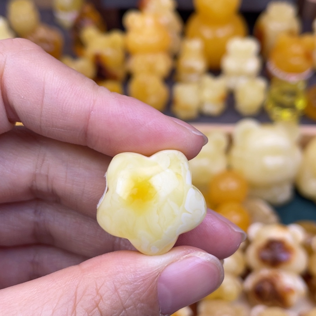 未镶嵌琥珀裸石蜜蜡