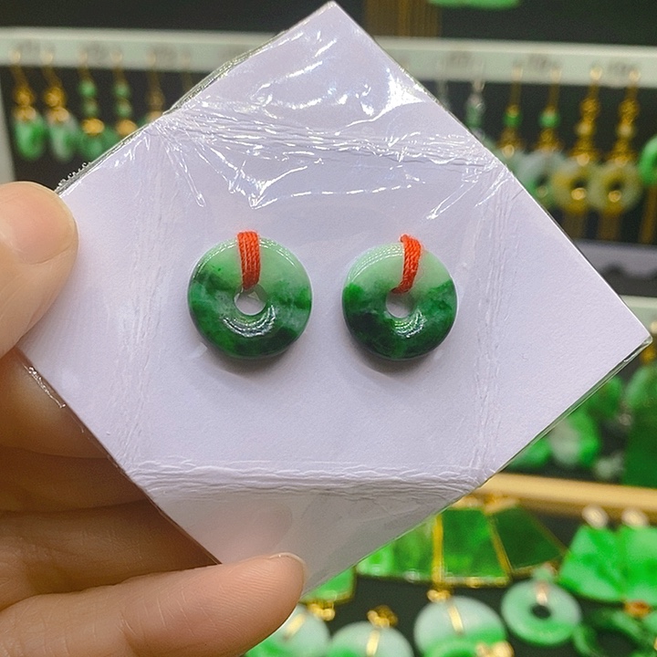 翡翠耳饰未镶嵌观**翠耳坠