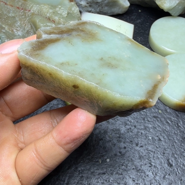 和田玉（糖玉）未镶嵌珠宝奇石