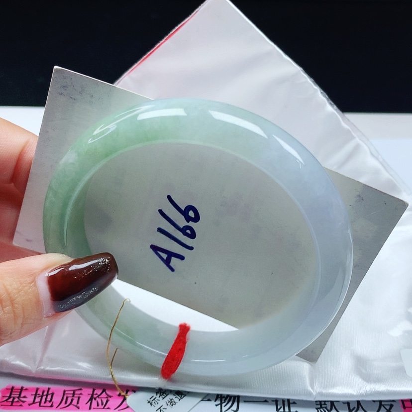 【闪购商品】翡翠手镯未镶嵌 正圈61+