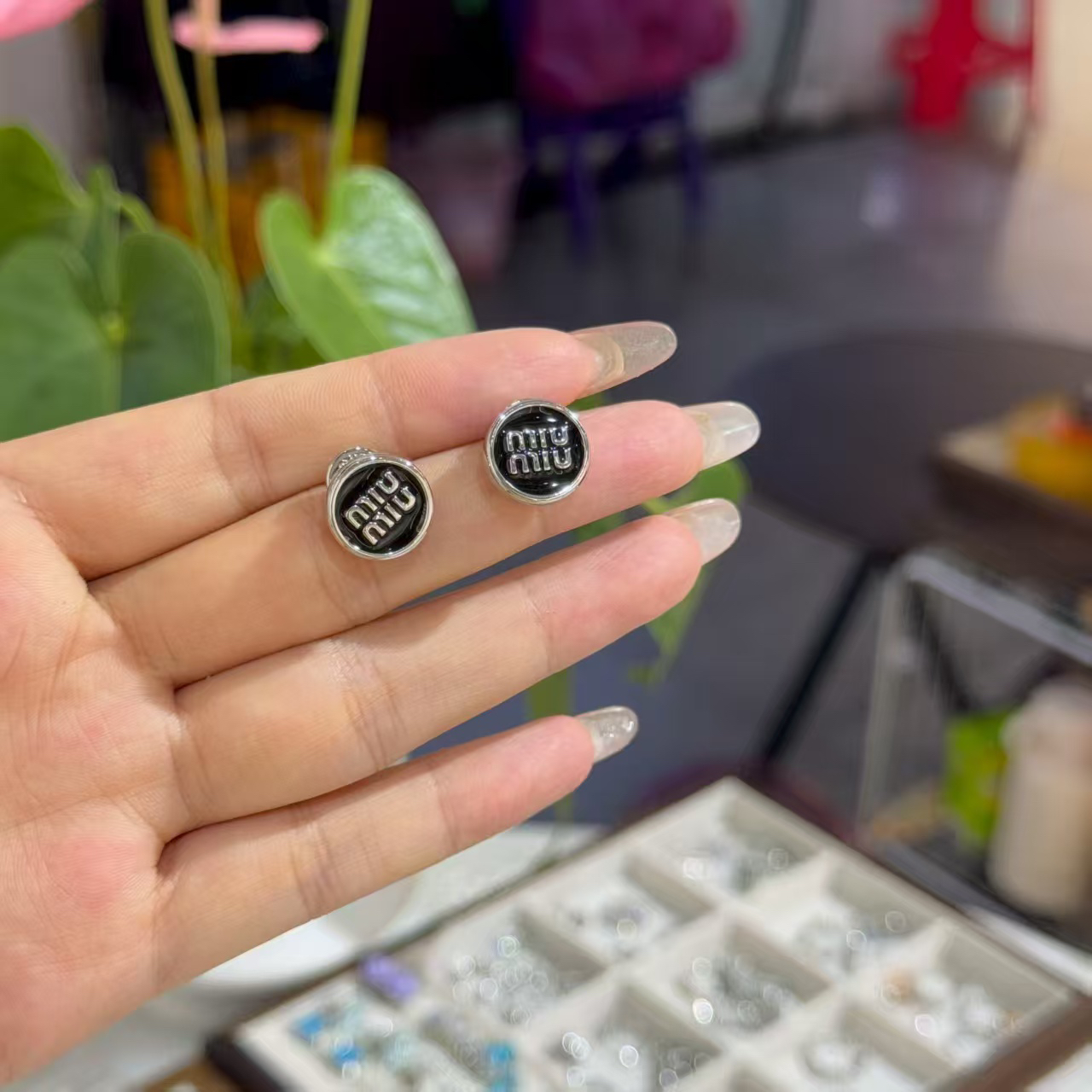 铜合金耳饰 轻奢黑色耳饰132