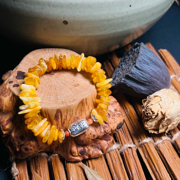 天然蜜蜡随型手串 老型  单圈  黄色民族风轻奢