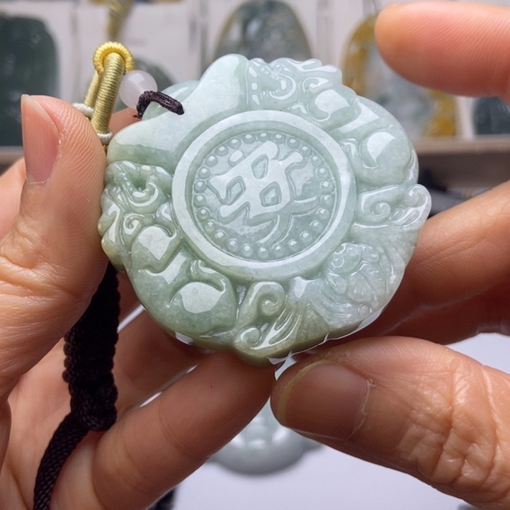 翡翠未镶嵌颈饰翡翠