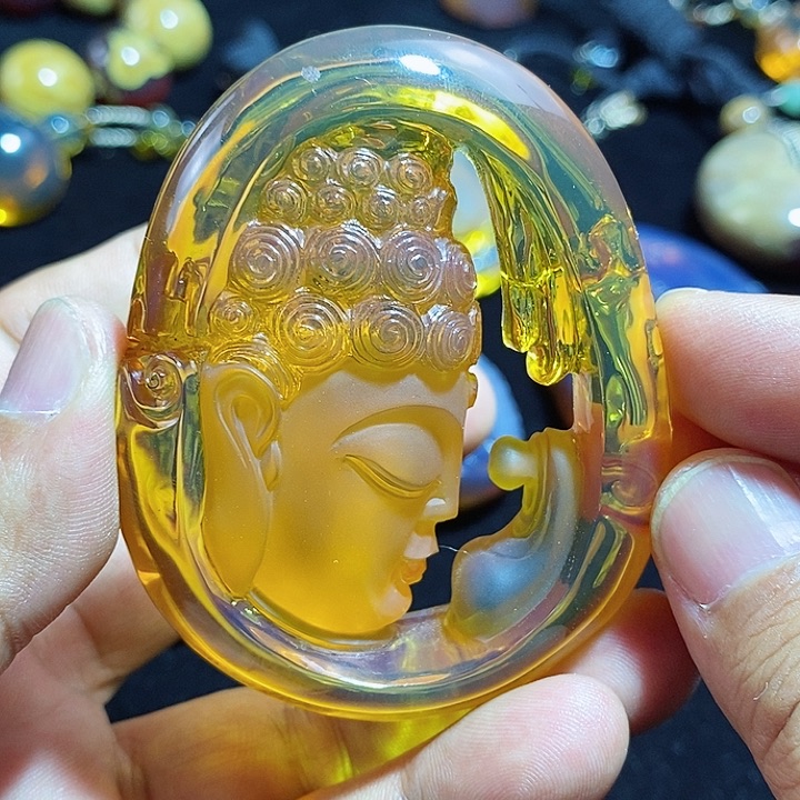 琥珀颈饰未镶嵌一