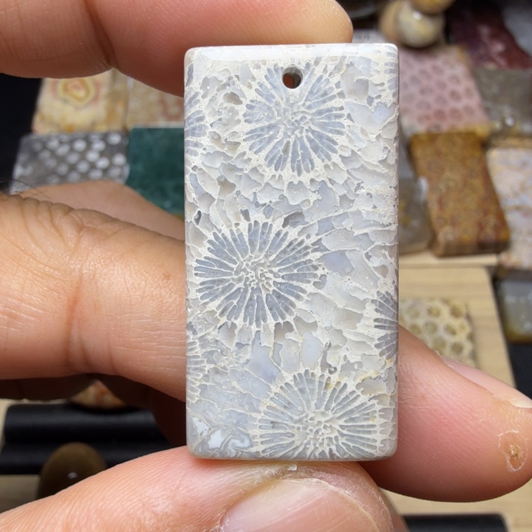 硅化玉未镶嵌纯天然色有机玉石保真色