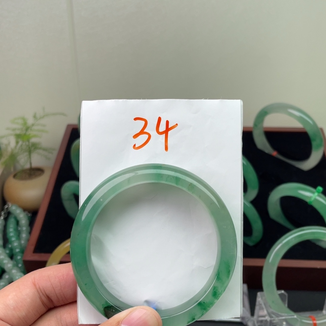石英质玉（非洲翠）未镶嵌手镯34-58